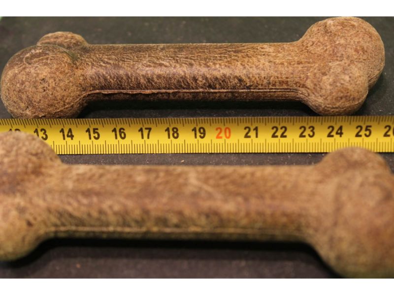 Straussenknochen für grosse Hunde – zwei PANYS Grosse Straussenknochen am Massband