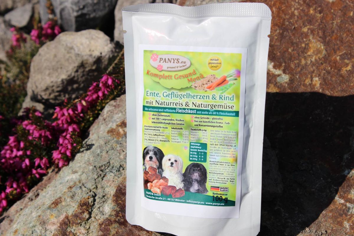 Nassfutter Ente für Hunde – PANYS Komplett Gesund Menü Ente, Geflügelherzen, Naturreis im Pouchbeutel