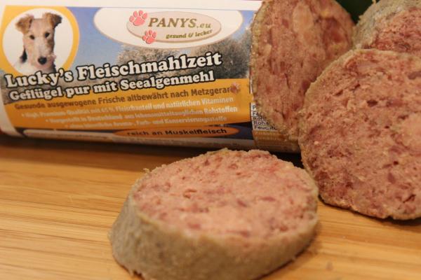 Hundewurst mit Seealgen – PANYS Luckys Fleischmahlzeit angeschnitten